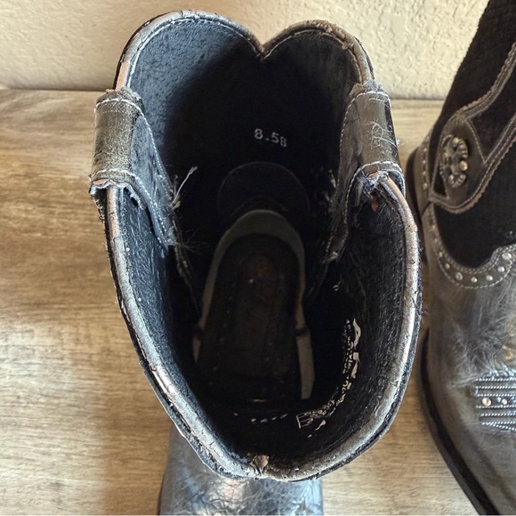 Ariat Desperado Western Boots snip toe antiqued conchos and studs Women’s 8.5 - Picture 11 of 16